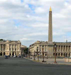 comment trouver hotel proche champs elysees paris