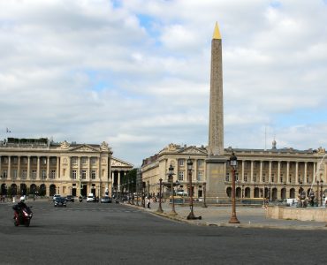 comment trouver hotel proche champs elysees paris