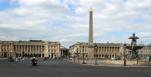 comment trouver hotel proche champs elysees paris